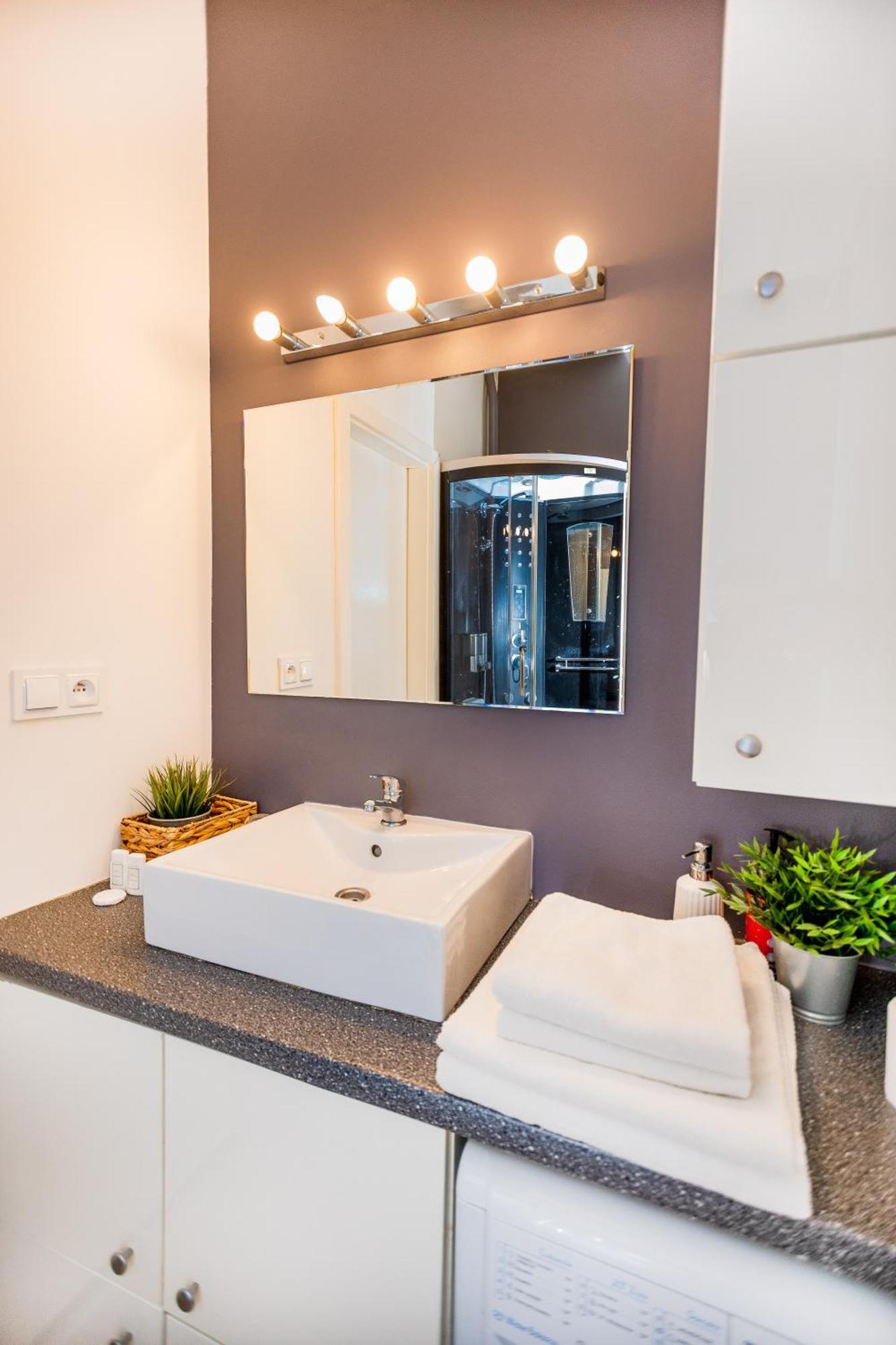 Cozy Studio Next To The Metro And City Center Warsaw Exterior photo
